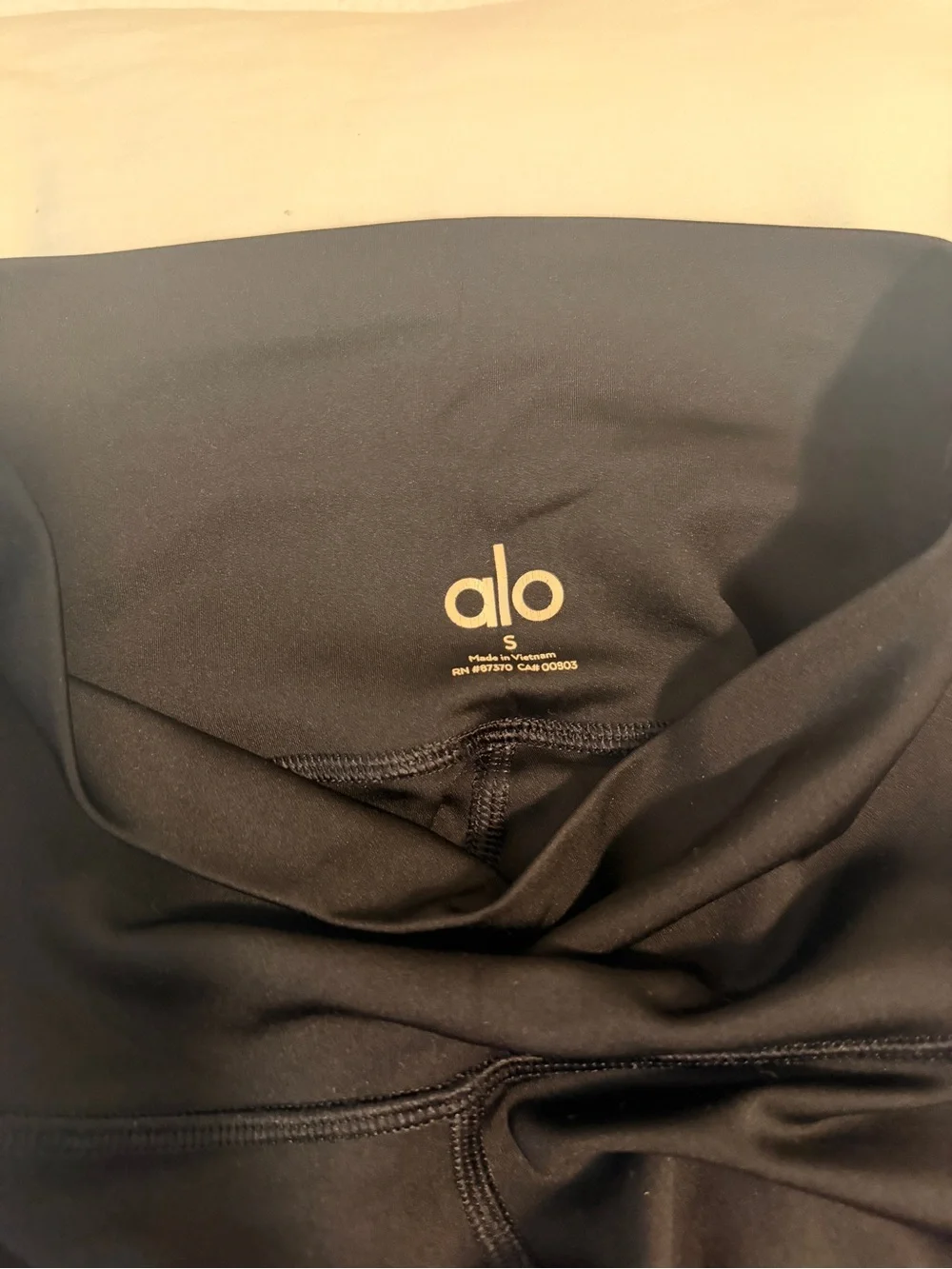 ALO Yoga Black High waisted 7/8 Airlift Leggings